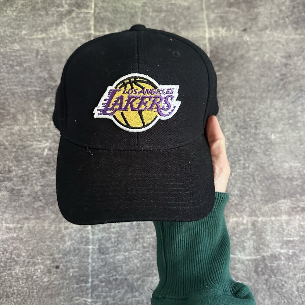 Men's Vintage 90's NBA Los Angeles Lakers Black Wool Plain Logo Snapback Hat Cap